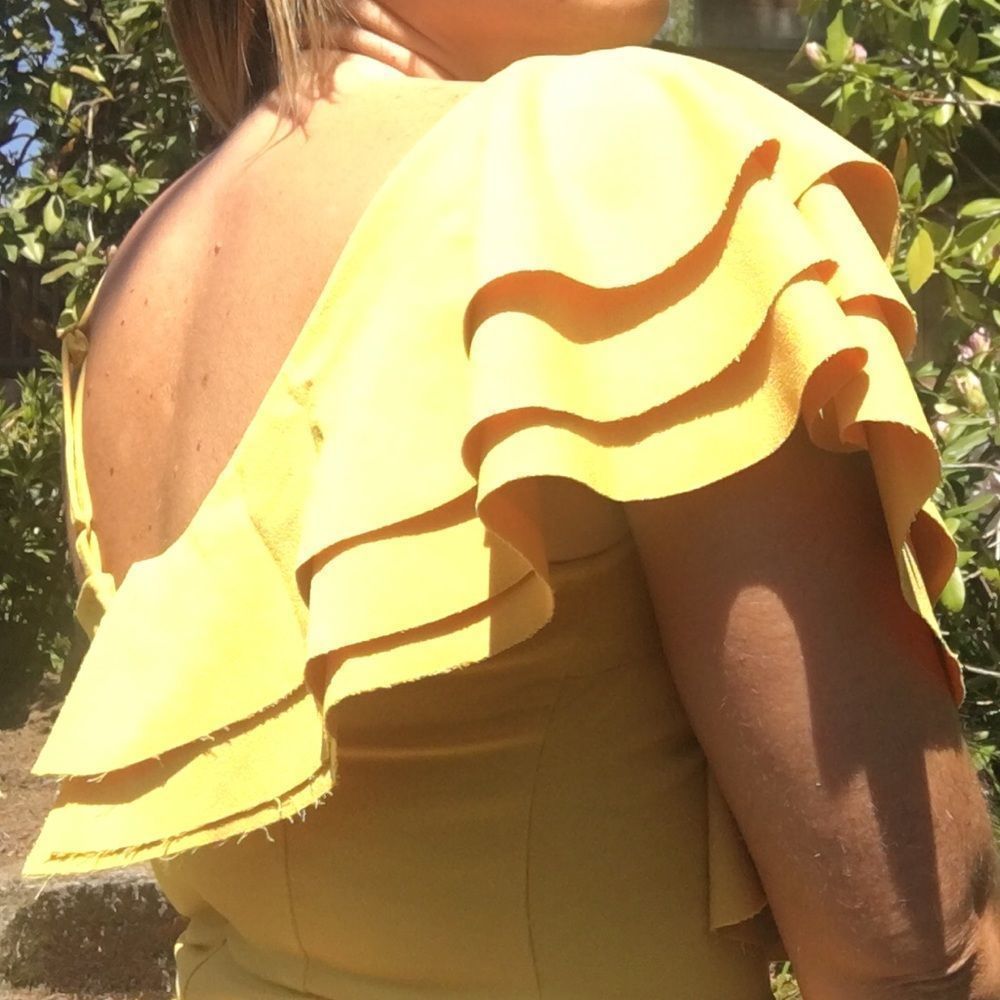 Bishop and Young Off The Shoulder Ruffle Top - Picture 5 of 6